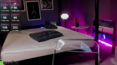 tiffany_robinson online show from July 13, 4:37 am