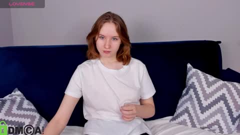 Snapshot of tiffany_roy chatting on December 21, 3:03 am tiffany_roy online show from December 21, 3:03 am