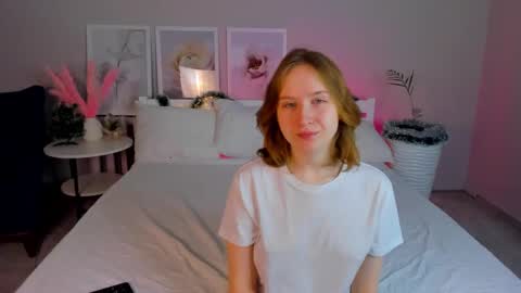 Snapshot of tiffany_roy chatting on January 7, 2:53 am tiffany_roy online show from January 7, 2:53 am