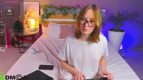 Snapshot of tiffany_roy chatting on January 9, 5:44 am tiffany_roy online show from January 9, 5:44 am