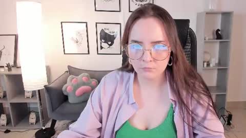 tiffanyglow online show from July 8, 7:35 am