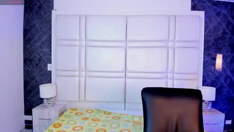 tiffanyhoustton online show from March 2, 12:01 pm