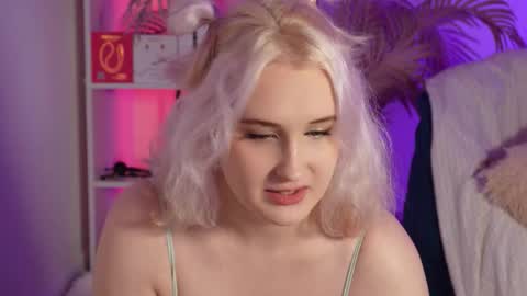 tiffanyjons online show from November 25, 5:57 pm