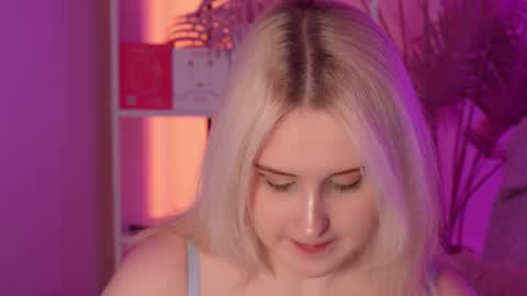 Snapshot of tiffanyjons chatting on February 22, 6:06 pm tiffanyjons online show from February 22, 6:06 pm