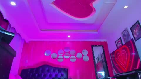 tiffanymackensyy69 online show from June 20, 11:18 pm