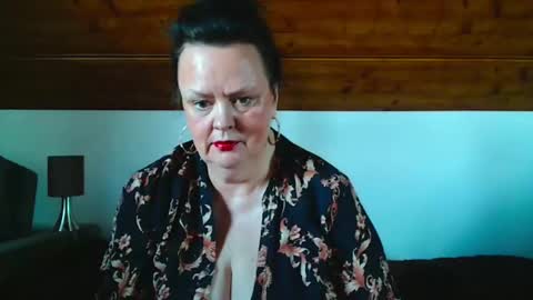 TiffanyMature online show from November 21, 10:47 am