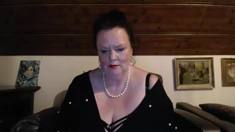 Snapshot of tiffanymature chatting on April 24, 9:39 pm TiffanyMature online show from April 24, 9:39 pm