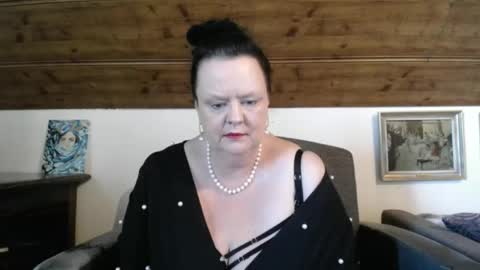 Snapshot of tiffanymature chatting on April 27, 2:59 pm TiffanyMature online show from April 27, 2:59 pm