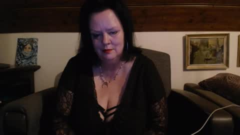 Snapshot of tiffanymature chatting on May 12, 8:50 pm TiffanyMature online show from May 12, 8:50 pm