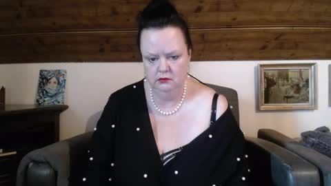 Snapshot of tiffanymature chatting on May 15, 7:37 am TiffanyMature online show from May 15, 7:37 am