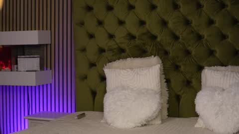 Snapshot of tiffanymaze chatting on October 1, 7:03 am Ilaria online show from October 1, 7:03 am