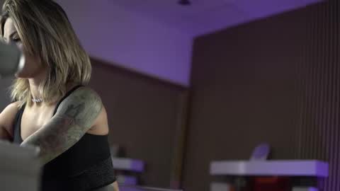 Snapshot of tiffanymaze chatting on October 6, 6:22 am Ilaria online show from October 6, 6:22 am