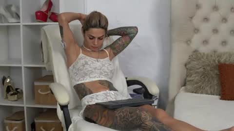 Snapshot of tiffanymaze chatting on July 1, 6:04 am Ilaria online show from July 1, 6:04 am
