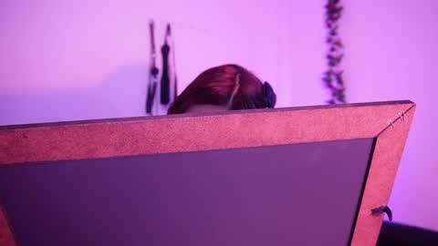 My name is Tiffany welcome  online show from April 14, 2:06 am