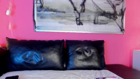 Stefany Suarez online show from October 30, 9:15 pm