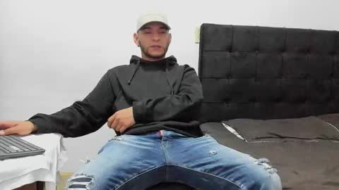 Snapshot of tiger_job chatting on February 2, 4:33 am tiger_job online show from February 2, 4:33 am