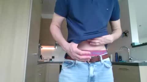 Snapshot of tigerjow941808 chatting on March 17, 8:28 am tigerjow941808 online show from March 17, 8:28 am