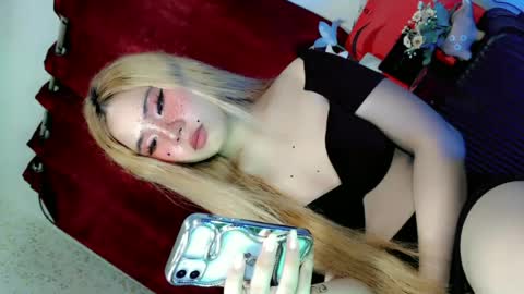 tight_elliana online show from June 19, 11:25 am