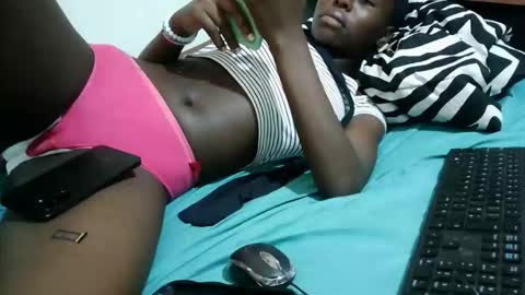 tight_pussie online show from April 14, 11:27 am