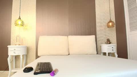 T I F F A N Y online show from December 1, 7:41 pm