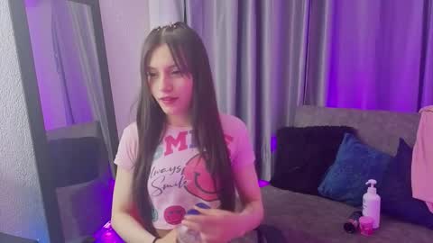 tiinajonus_ online show from March 4, 4:18 am