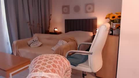 Tilly online show from March 24, 8:14 pm