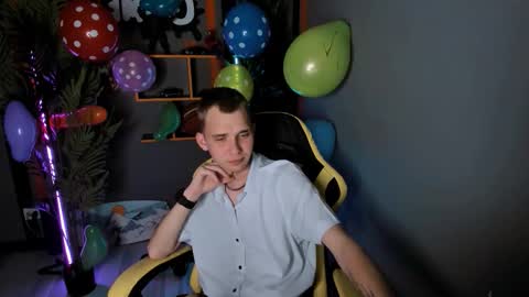 Snapshot of tim_blackk chatting on September 9, 5:12 pm Tim online show from September 9, 5:12 pm