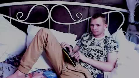 Snapshot of tim_blackk chatting on September 12, 3:34 pm Tim online show from September 12, 3:34 pm