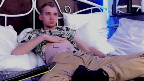 Snapshot of tim_blackk chatting on September 24, 6:11 pm Tim online show from September 24, 6:11 pm