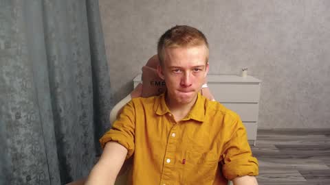 Snapshot of timmy7topcut chatting on December 4, 11:19 am Timmy online show from December 4, 11:19 am