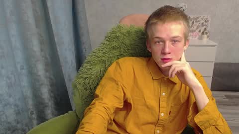 Snapshot of timmy7topcut chatting on December 30, 9:16 am Timmy online show from December 30, 9:16 am