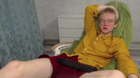 Snapshot of timmy7topcut chatting on January 4, 9:21 am Timmy online show from January 4, 9:21 am