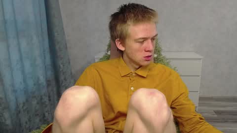 Snapshot of timmy7topcut chatting on January 15, 9:45 am Timmy online show from January 15, 9:45 am