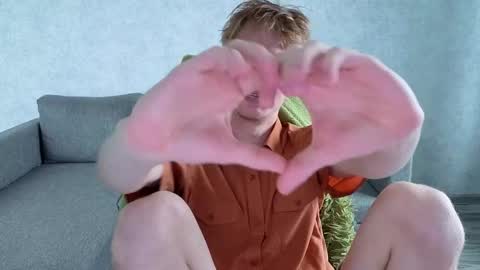 Snapshot of timmy7topcut chatting on October 6, 6:33 am Timmy online show from October 6, 6:33 am