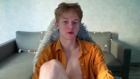 Snapshot of timmy7topcut chatting on October 27, 8:29 am Timmy online show from October 27, 8:29 am