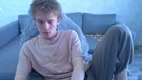 Snapshot of timmy7topcut chatting on March 2, 7:15 am Timmy online show from March 2, 7:15 am
