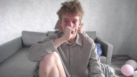 Snapshot of timmy7topcut chatting on April 16, 5:30 am Timmy online show from April 16, 5:30 am