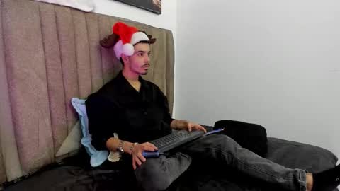 Evans  online show from December 17, 3:56 am