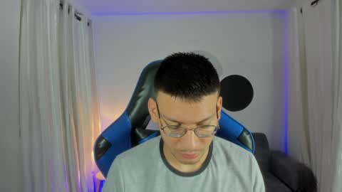 timi  jones online show from December 6, 10:49 am