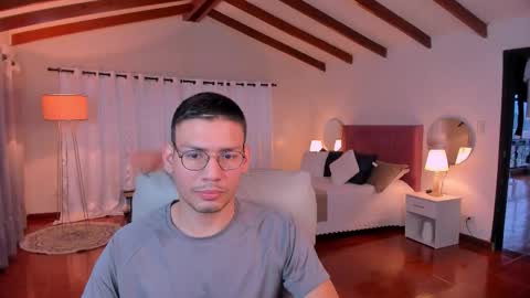 timi  jones online show from September 15, 11:10 am