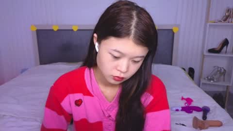 Snapshot of tina__kim chatting on February 6, 7:35 am tina__kim online show from February 6, 7:35 am