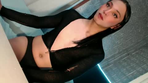 Snapshot of tina_allure chatting on July 8, 7:13 am Tina online show from July 8, 7:13 am