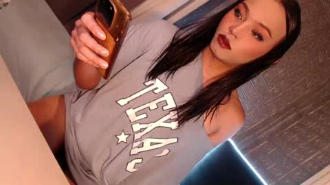 Snapshot of tina_allure chatting on July 20, 9:56 am Tina online show from July 20, 9:56 am