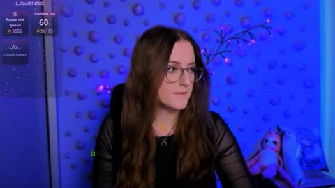 tina_blade_ online show from January 7, 8:33 pm