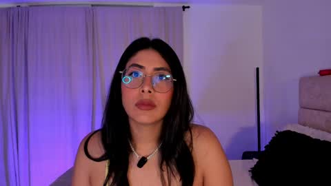 tina_olsen07 online show from April 26, 10:18 pm