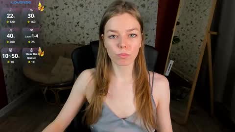 tina_tayllor__ online show from December 21, 6:37 pm