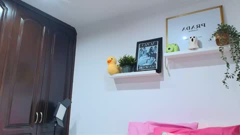 Tina Wild online show from November 24, 12:49 pm