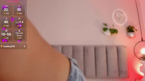 Tina online show from June 16, 9:06 pm