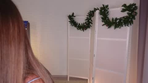 Snapshot of tinapie chatting on December 4, 2:15 pm Tina online show from December 4, 2:15 pm