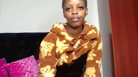Snapshot of tinashe004 chatting on May 15, 11:12 pm tinashe online show from May 15, 11:12 pm